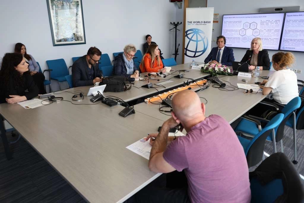 NA PUTU PREMA DOLE Stopa zaposlenosti nam je među nižim u regiji, industrija usporava, nema reformi, imate ćemo najmanji rast u regiji…